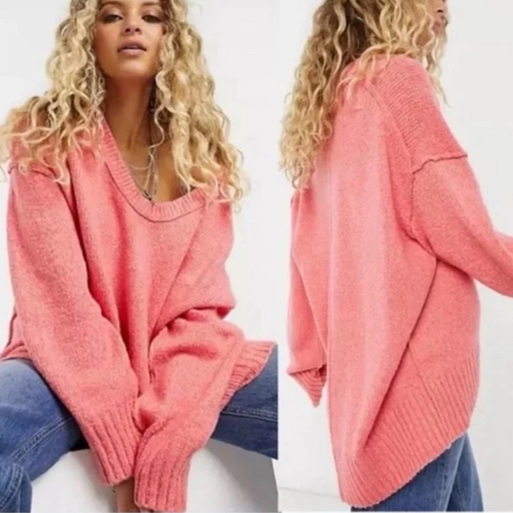 Free People Oversized knit  Sweater 🩷